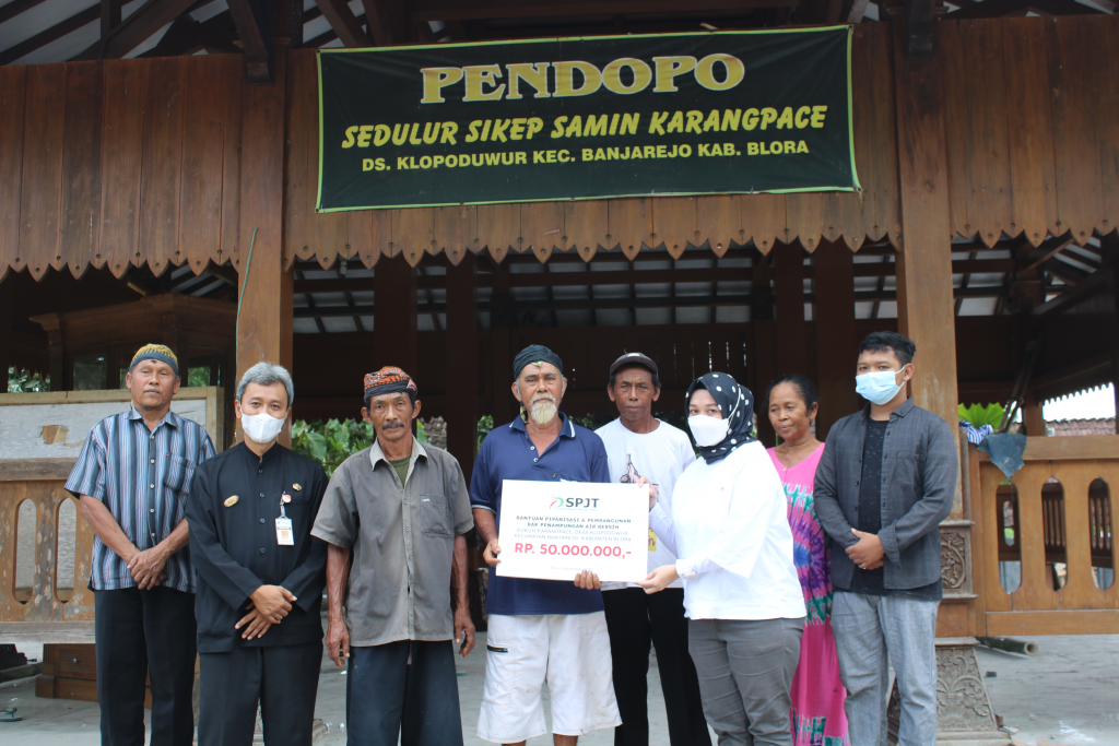 Serah Terima Bantuan Pembangunan Sarana Air Bersih (Pipanisasi) dan Pembangunan Bak Penampungan Desa Klopoduwur, Banjarejo, Blora