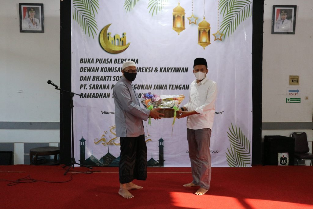 Santunan kepada Anak Yatim & Dhuafa  PONPES & Lembaga Sosial Darul Ihsan, Gunung Pati Semarang